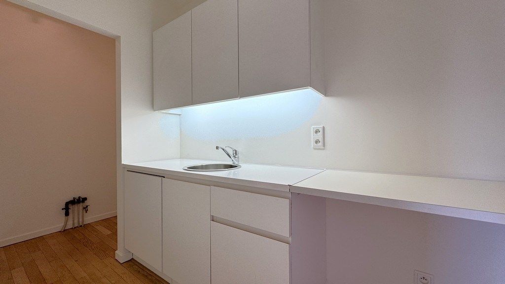 Instapklaar kantoor te huur nabij N12 in Schilde foto 6