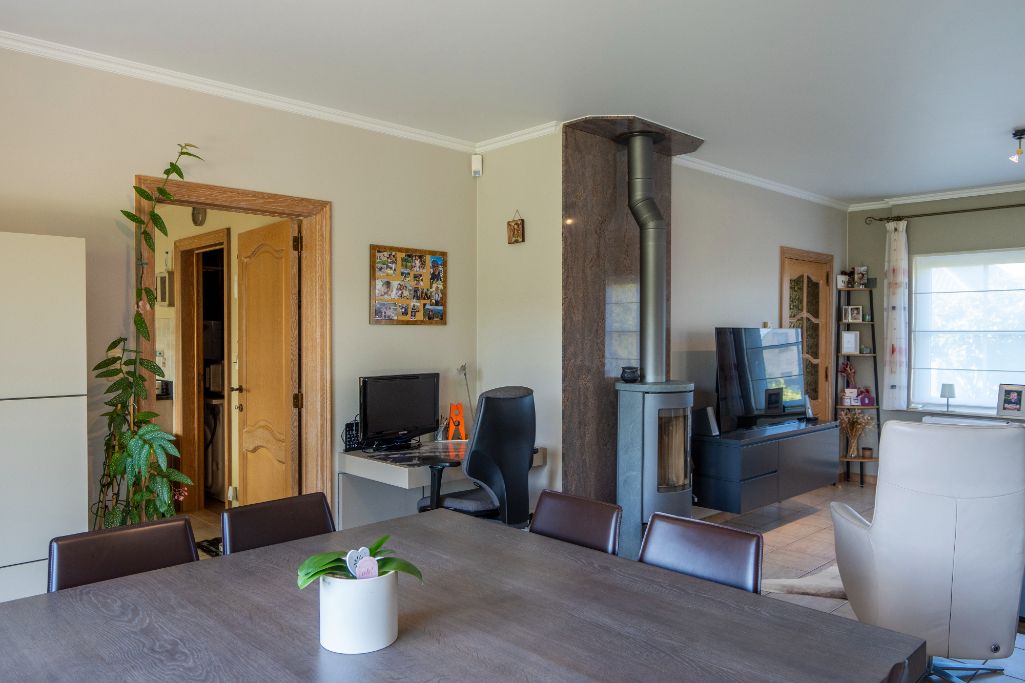 Charmante halfopen woning te Roeselare foto 8