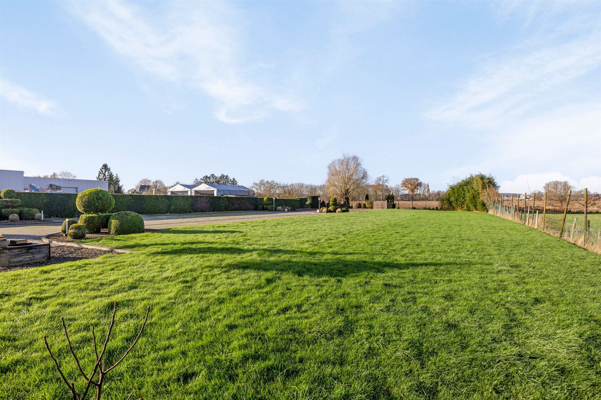 Commercieel bedrijfspand met woonst langs de Rijksweg in Maasmechelen, met hoge visibiliteit, parkeermogelijkheden en veelzijdig commercieel potentieel! foto 22