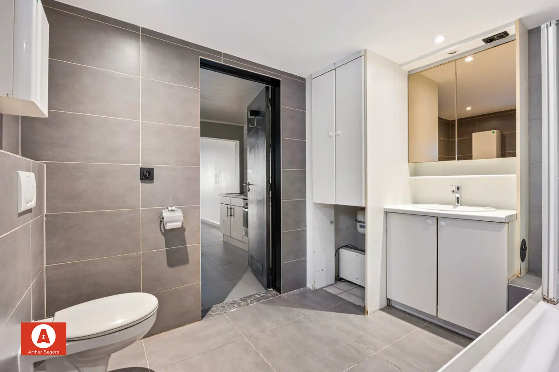 Instapklare gezinswoning pal bij centrum Buggenhout. foto 15