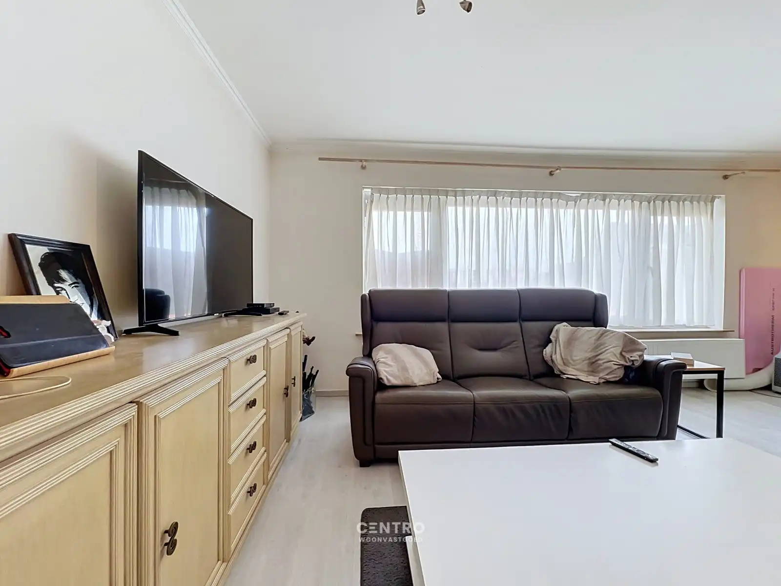 APPARTEMENT (75 m²) met 2 SLK, terras  én GARAGE (moto's, fietsen,...) op een centrale ligging te Roeselare - Perfect voor comfortabel wonen of als OPBRENGSTEIGENDOM ! foto 7