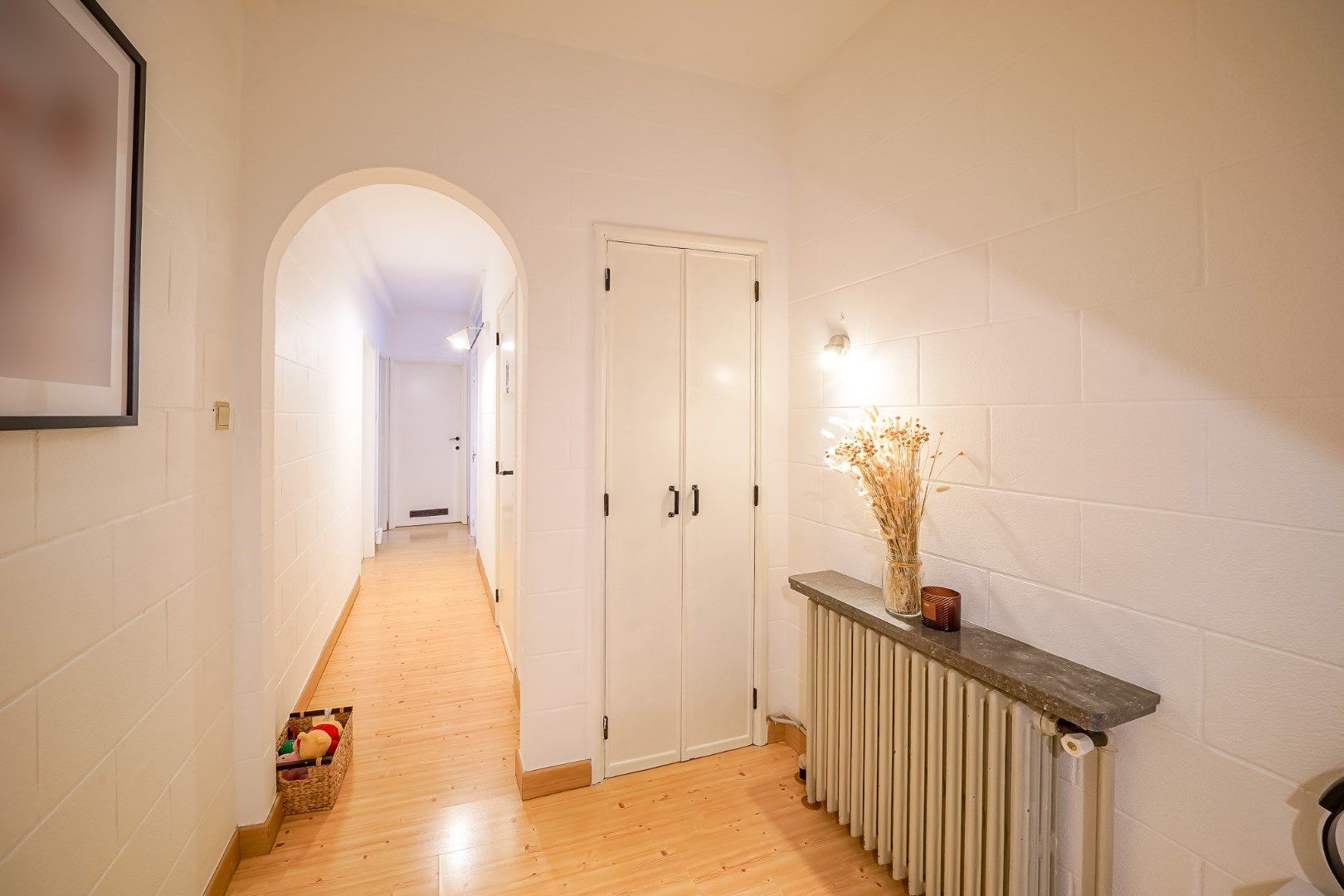 Instapklare hoekwoning met 4 slaapkamers en 4 garages foto 13