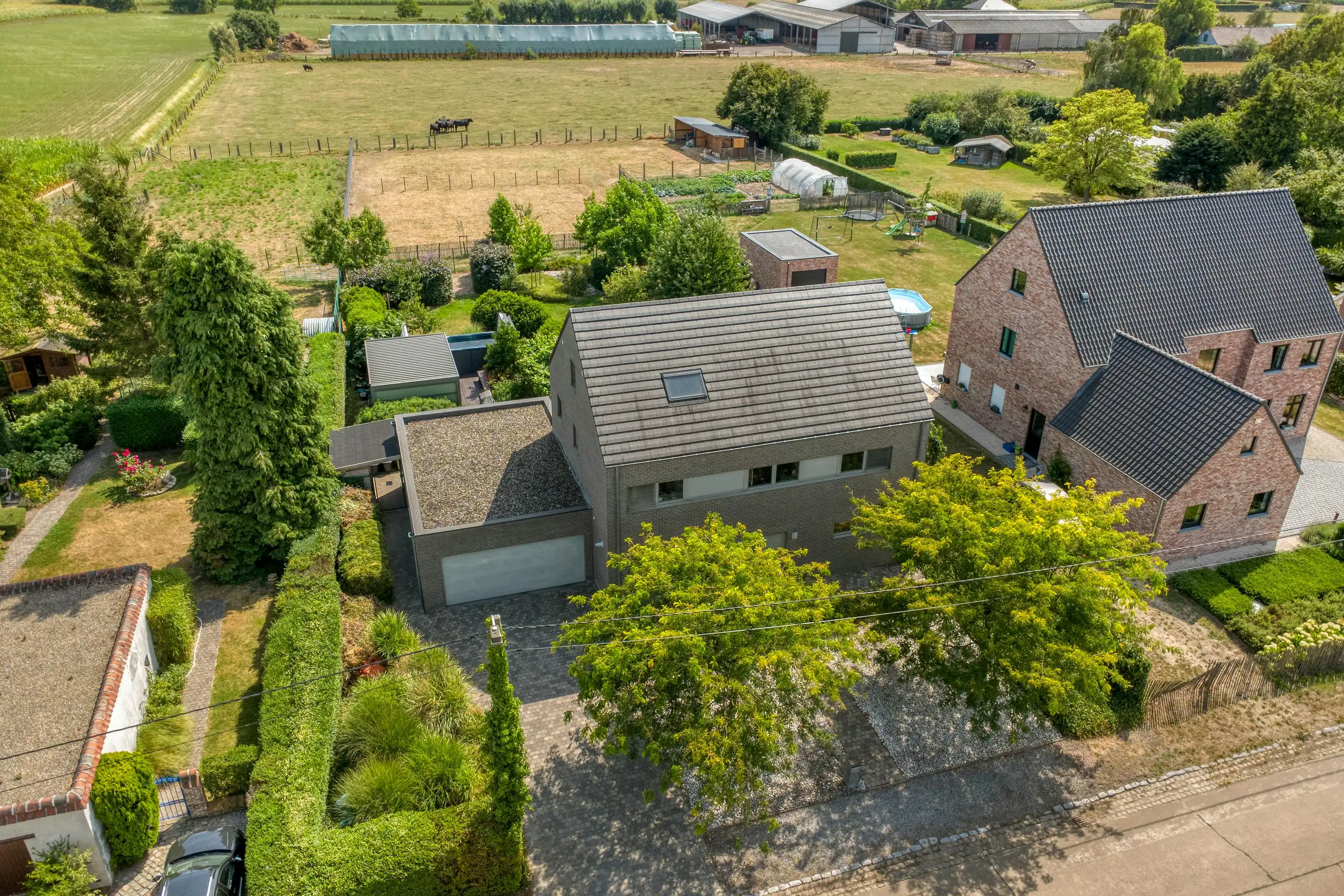 Instapklare, energiezuinige villa met mooie tuin te Hombeek foto 3