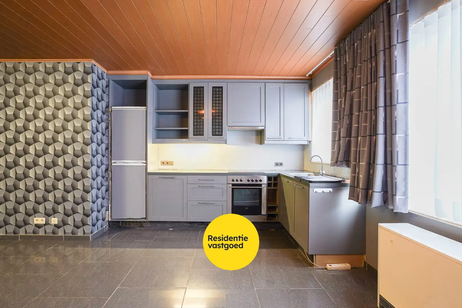 Gelijkvloers appartement inclusief garage, carport en staanplaats nabij het centrum van Ichtegem foto 5