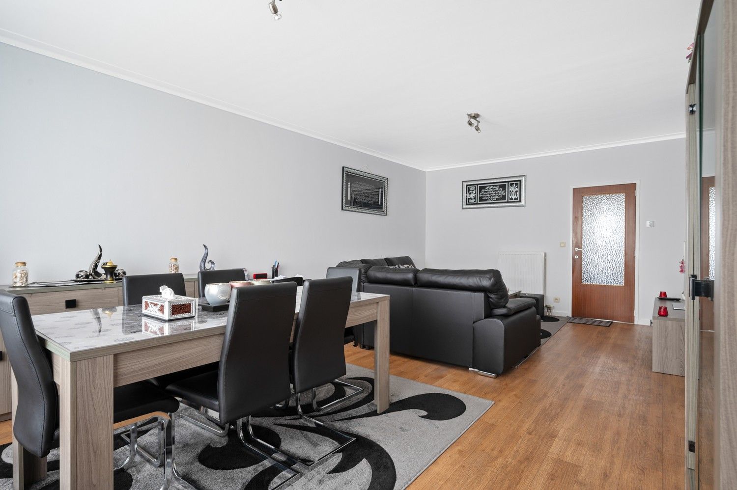 Appartement in kleinschalig gebouw met 2 slaapkamers en terras! foto 3