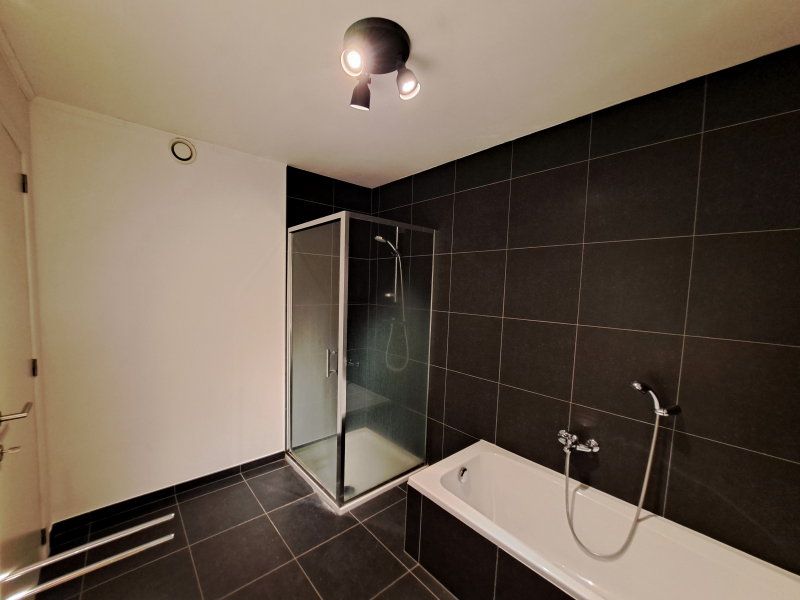 Moderne, goed gelegen duplex met 2 slaapkamers foto 7