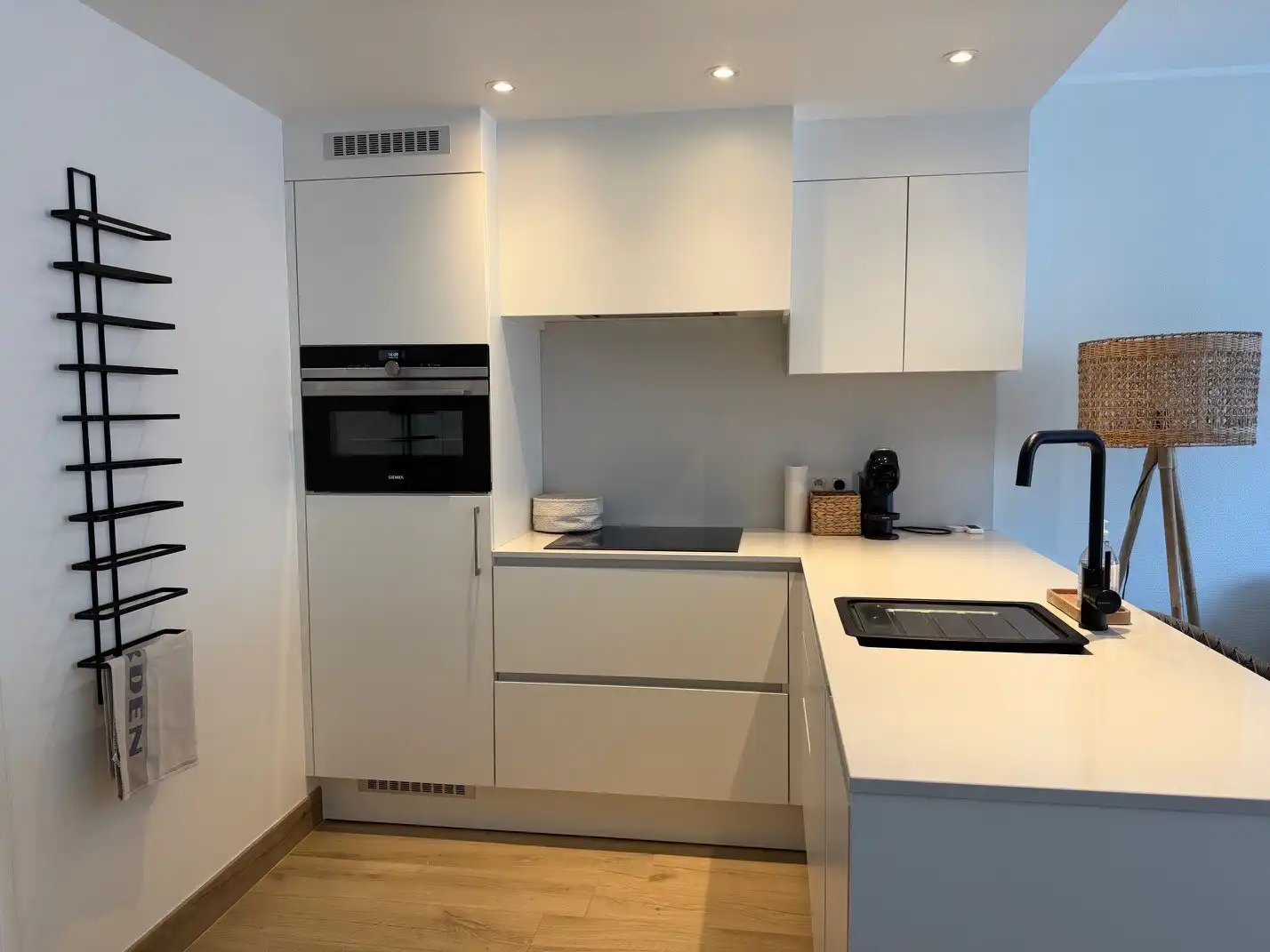 Vernieuwd 2-slaapkamerappartement in Nieuwpoort foto 3