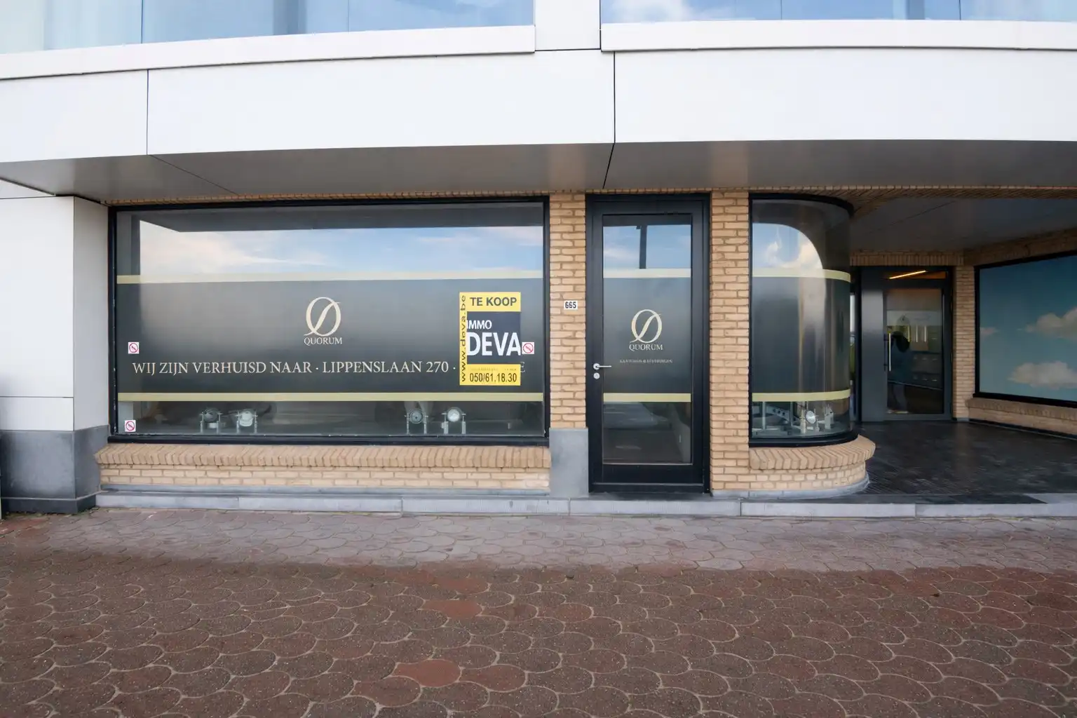 Handelsgelijkvloers op de zeedijk vlakbij het Lichttorenplein foto 2