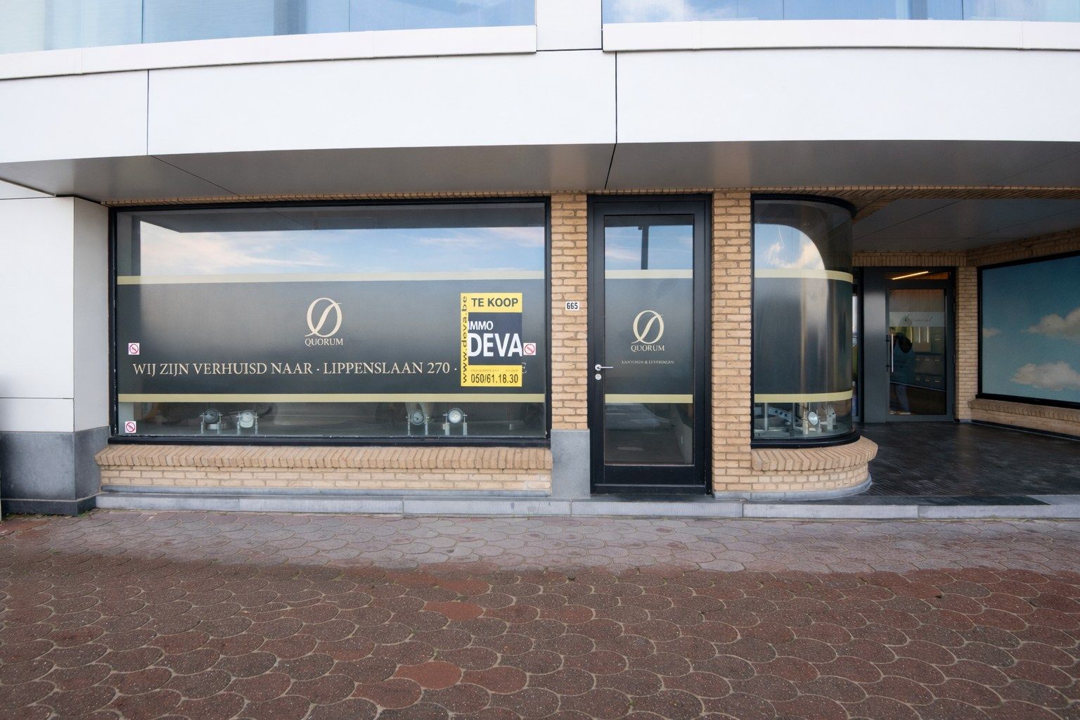 Handelsgelijkvloers op de zeedijk vlakbij het Lichttorenplein foto 2