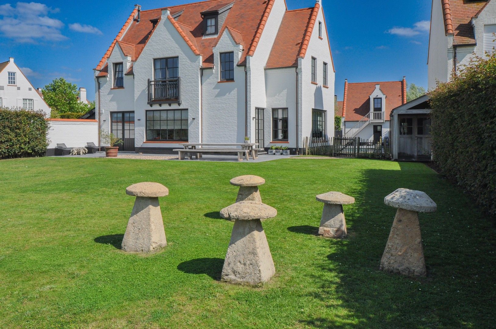 Prachtige, alleenstaande villa met zwembad genietend van adembenemend open zicht op de polders. foto 2