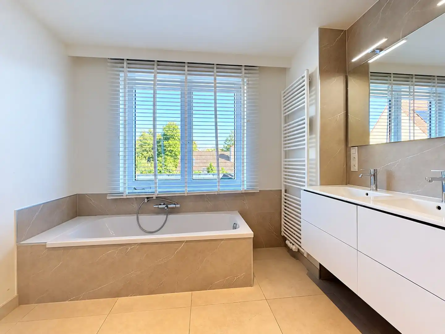 Zongericht appartement nabij het centrum van Oostduinkerke. foto 7