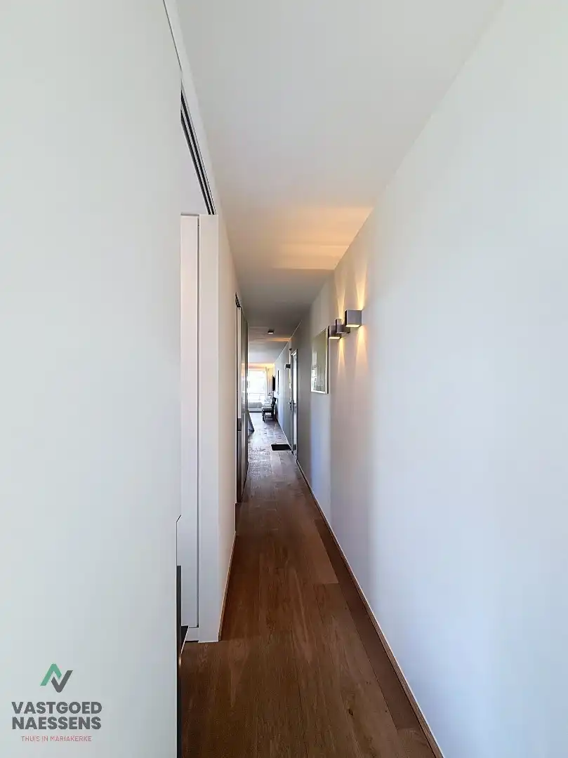 SCHITTEREND VERNIEUWD HOEKAPPARTEMENT – 2 SLPK – TERRASSEN – ZEEZICHT EN ZICHT OP GOLF foto 15