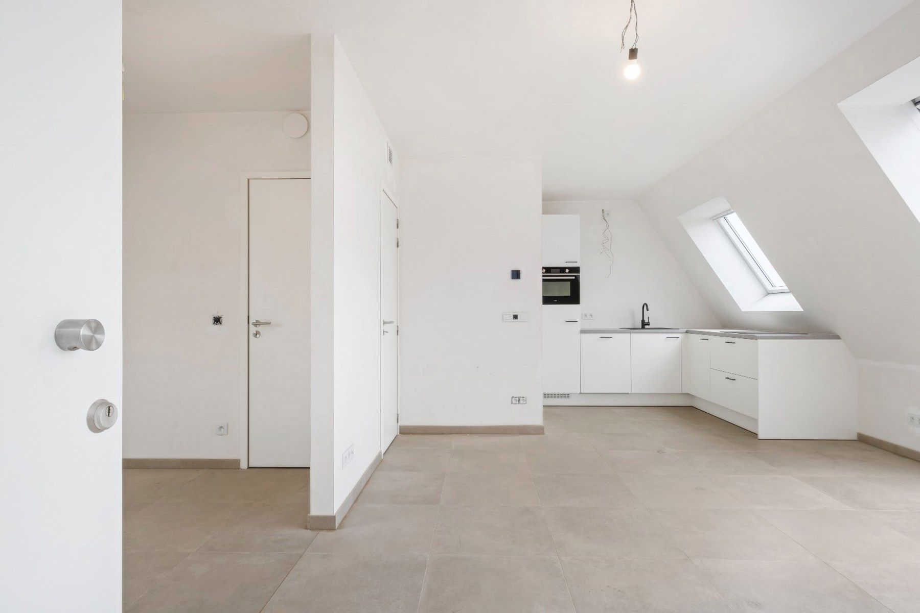 Trendy dakappartement in Eernegem. foto 4
