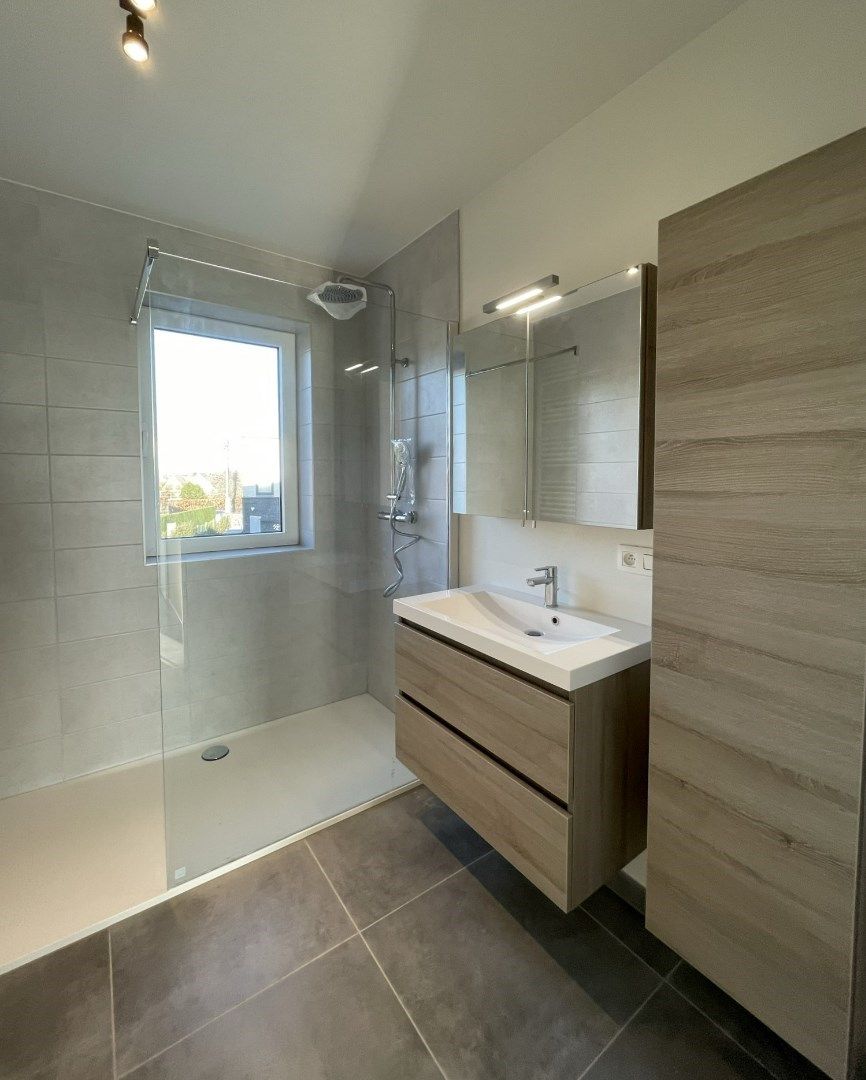 Ruim nieuwbouwappartement met 2 slaapkamers: bezoekmoment 18/09/2025 om 18u (zie tekst) foto 7