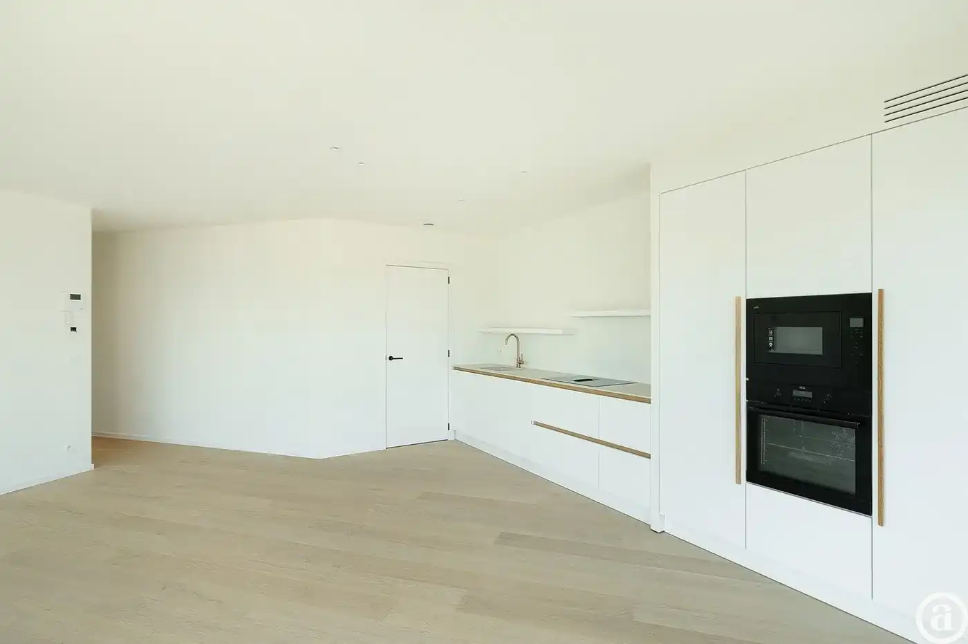 Stijlvol nieuwbouwappartement met open uitzicht nabij centrum. foto 11