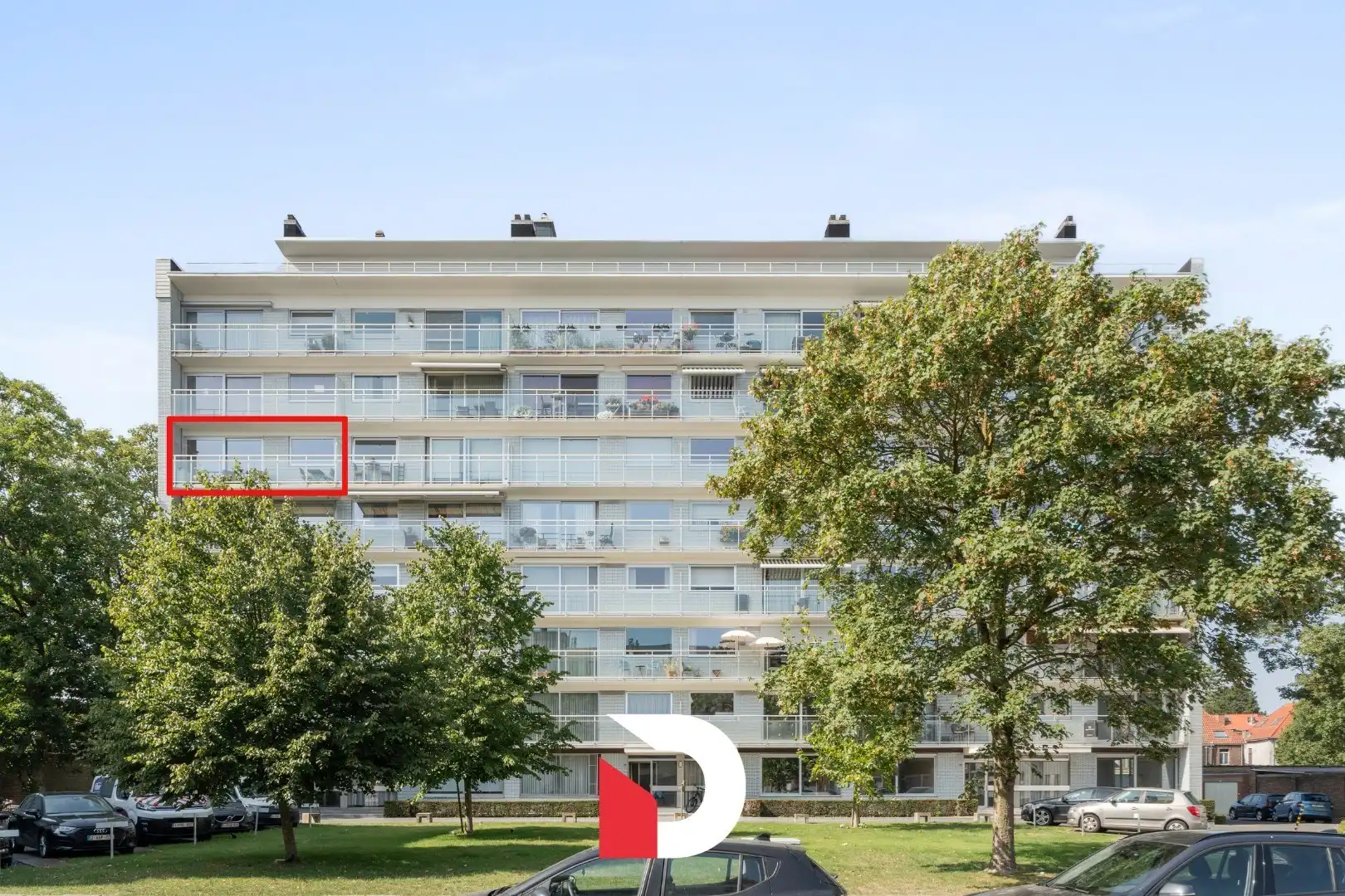 Schitterend gerenoveerd en uiterst aangenaam hoekappartement met 3 slaapkamers te Sint-Andries (Sint-Baafs). foto 5