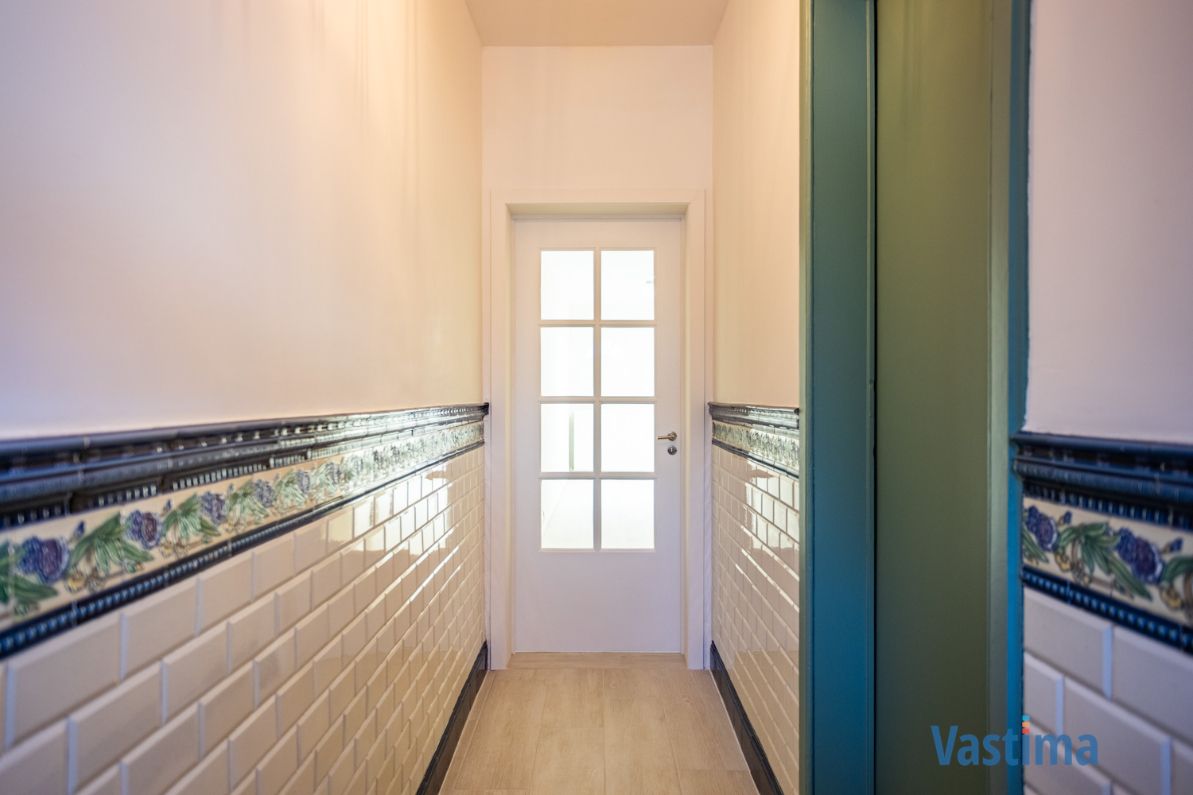 Instapklare gezins- of starterswoning met tuin, garage én topbereikbaarheid foto 2