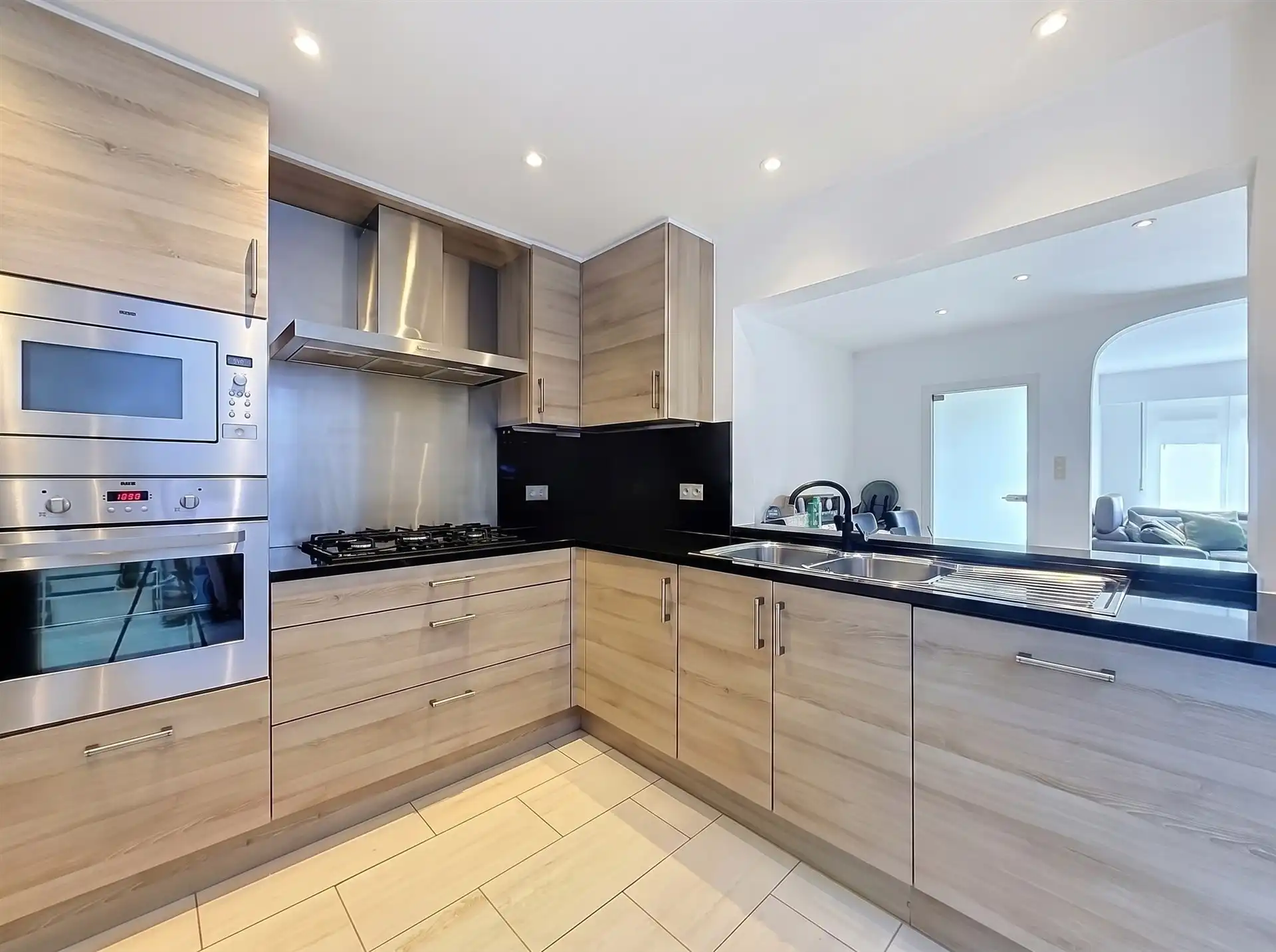 Instapklare woning met 3 slaapkamers en zonnige tuin in Burcht! foto 3