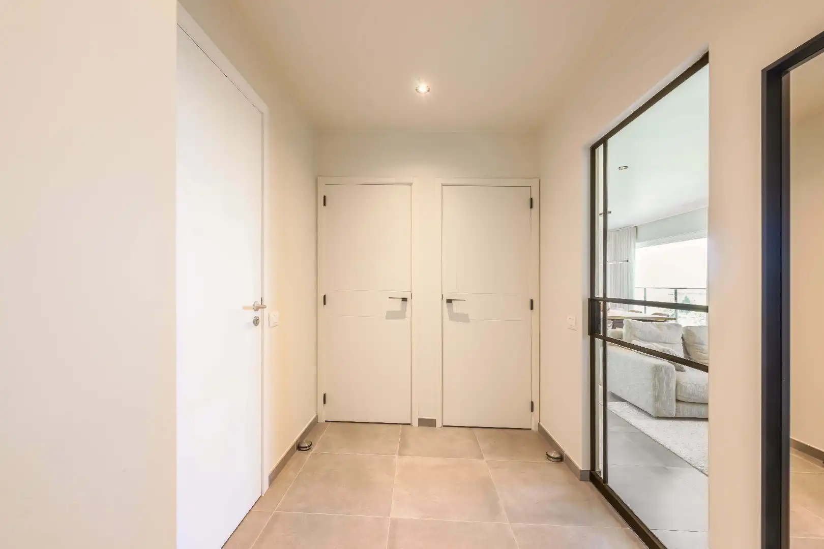 LUXUEUZE PENTHOUSE (BJ 2019) MET GUNSTIGE LIGGING foto 11