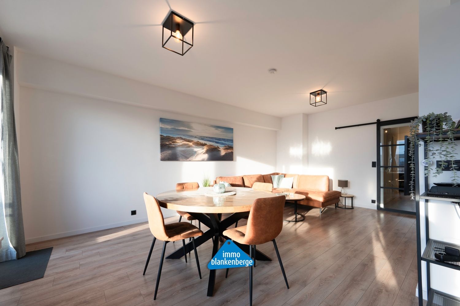 Modern gerenoveerd appartement met twee slaapkamers op een toplocatie foto 6