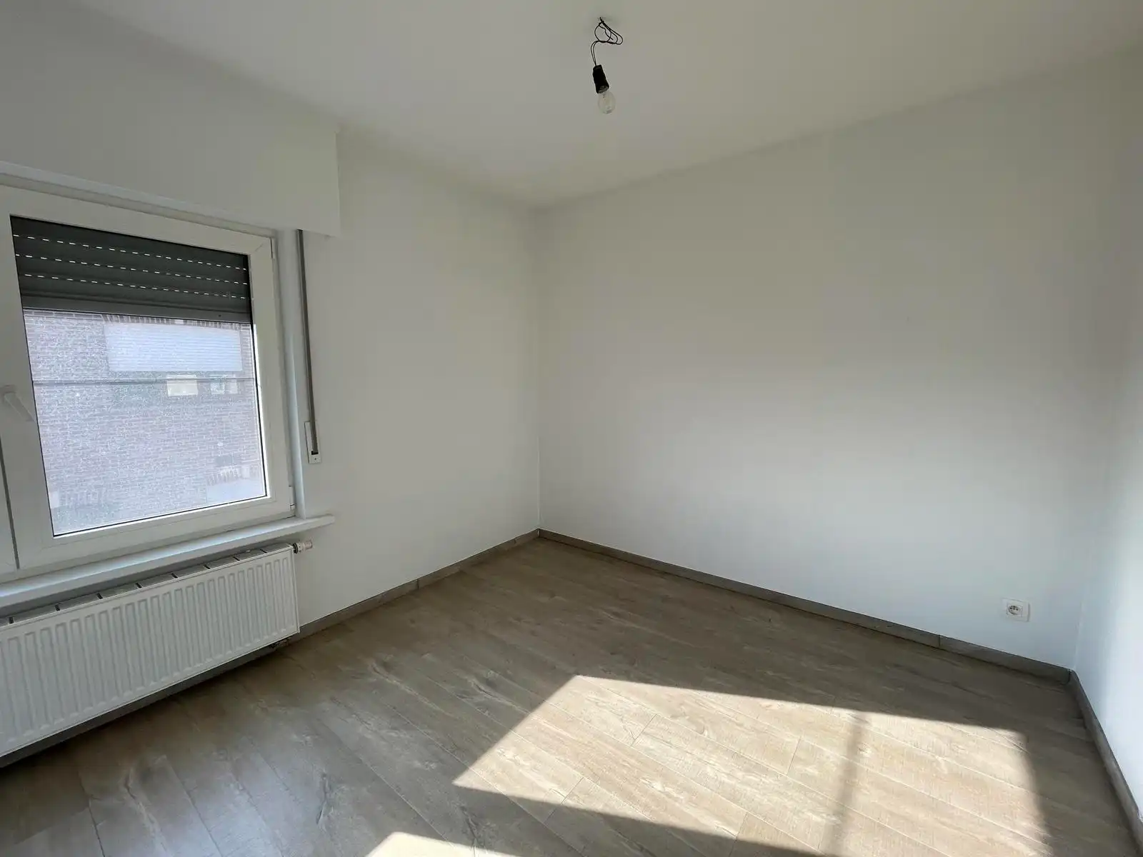 WICHELEN - Ruime woning met multifunctionele loods. foto 10