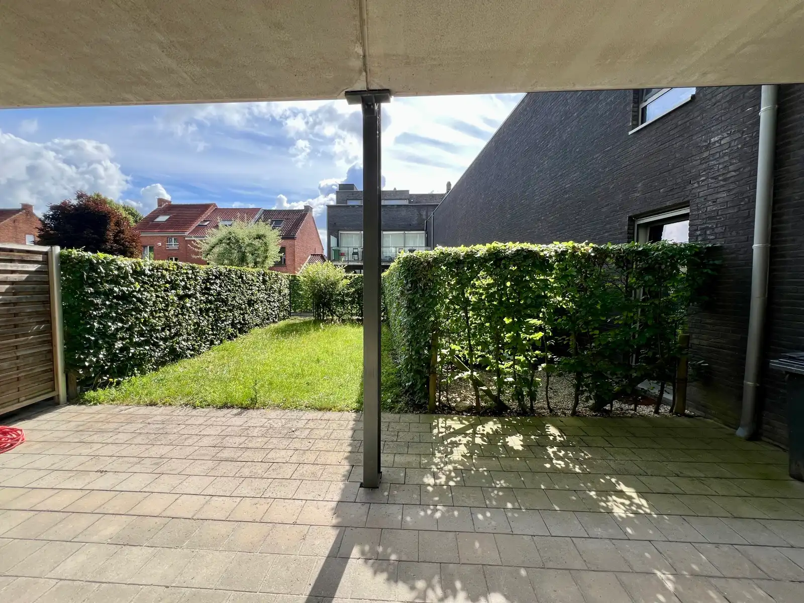 Gelijkvloers appartement met tuin foto 8