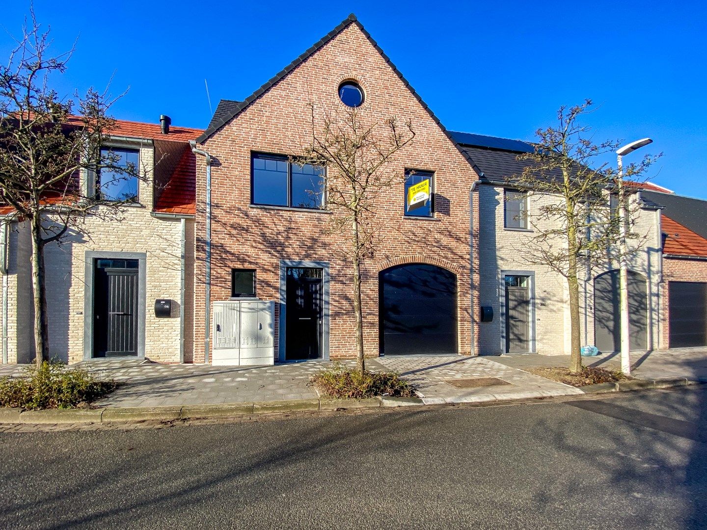 Ruime nieuwbouwwoning met 3 slaapkamers te Ramskapelle (Nieuwpoort).  foto {{pictureIndex}}