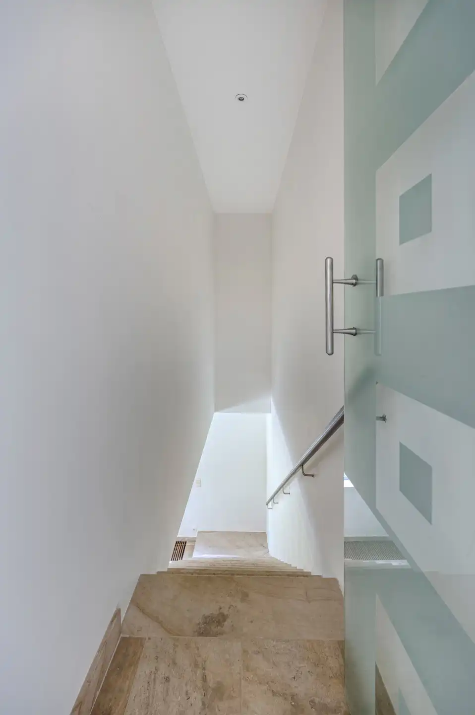 Ruime villa met prachtig groen verzicht foto 18