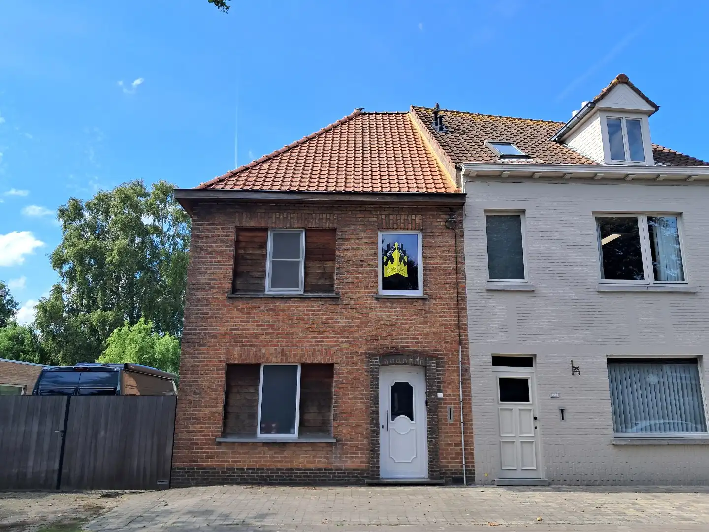  Halfopen woning te Sint-Kruis! foto {{pictureIndex}}