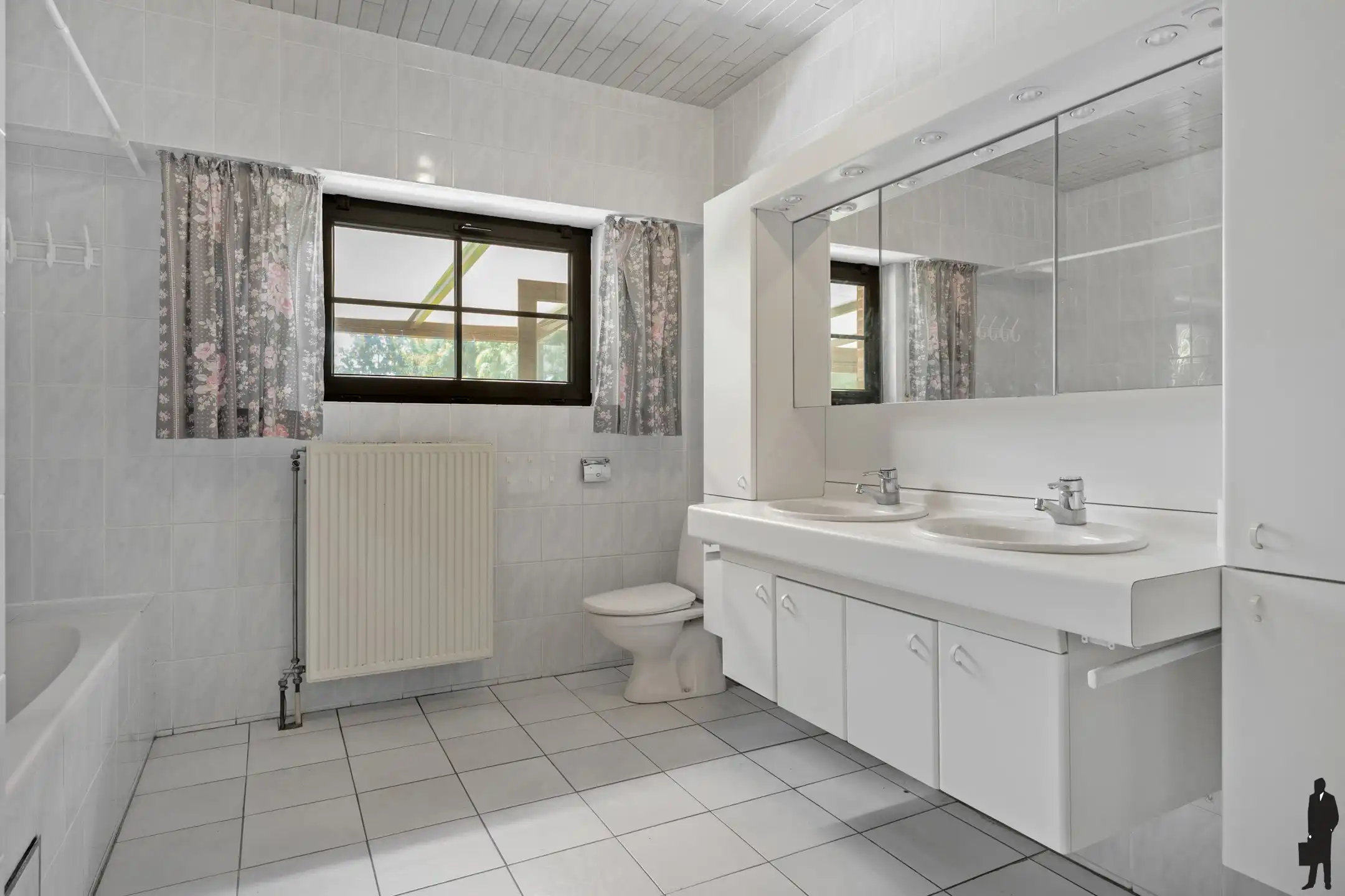Charmante gezinswoning met 4 slaapkamers en grote tuin foto 18