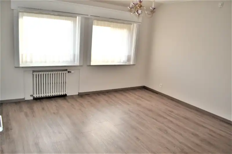 Vernieuwde woning met 4 slaapkamers foto 14