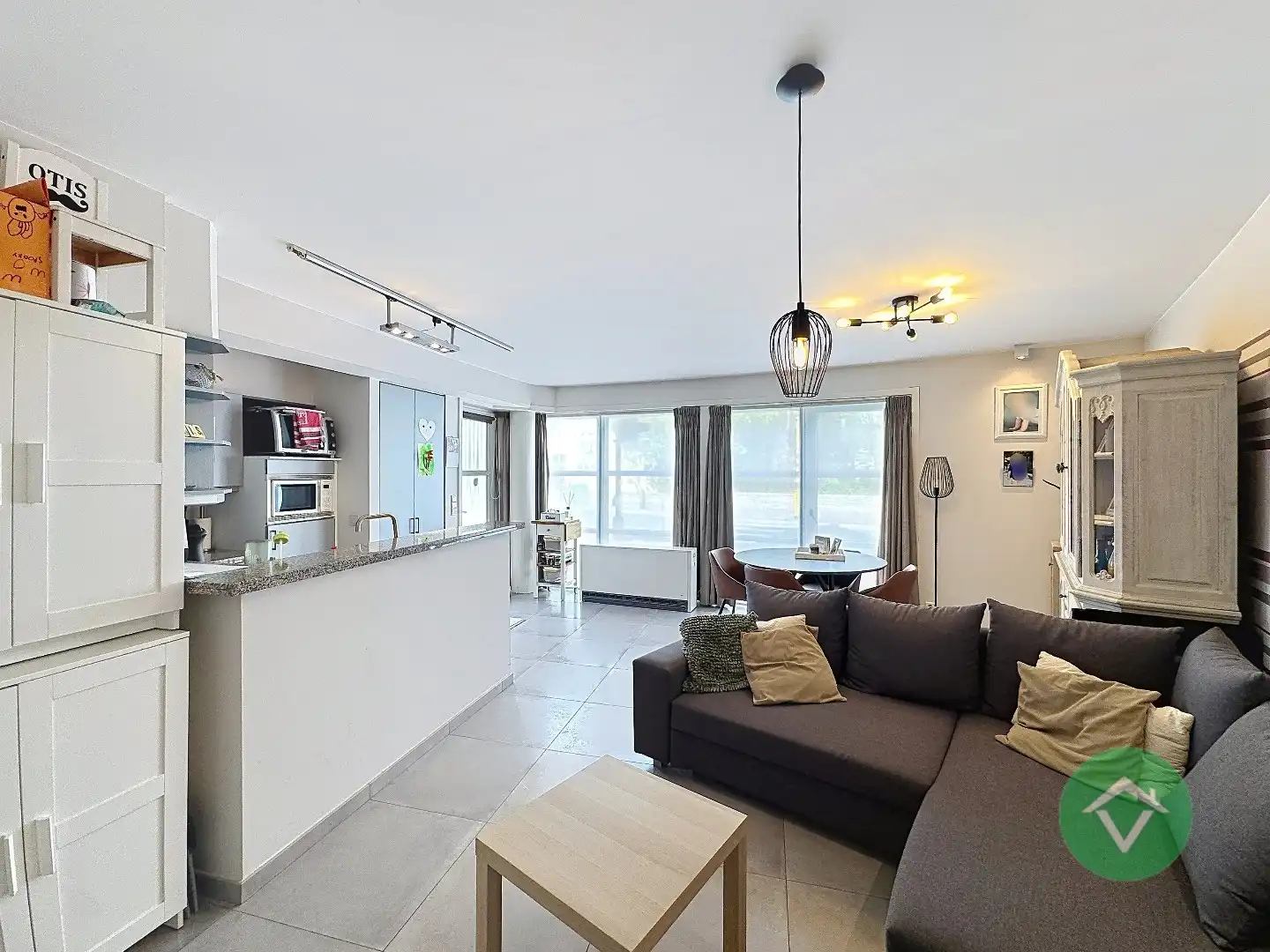 Volledig gerenoveerd handelspand met woonst en garage te Koekelare foto 6