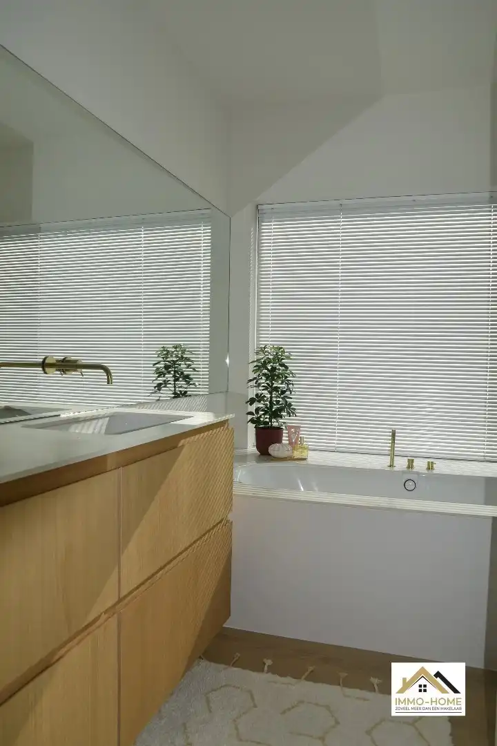 Stijlvolle moderne woning met smart home in Zwijnaarde foto 12