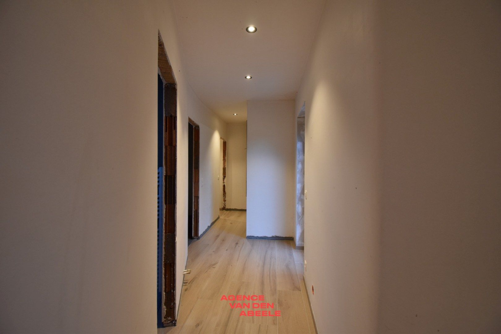 Charmante half-open bebouwing met 4 slaapkamers en tuin foto 11