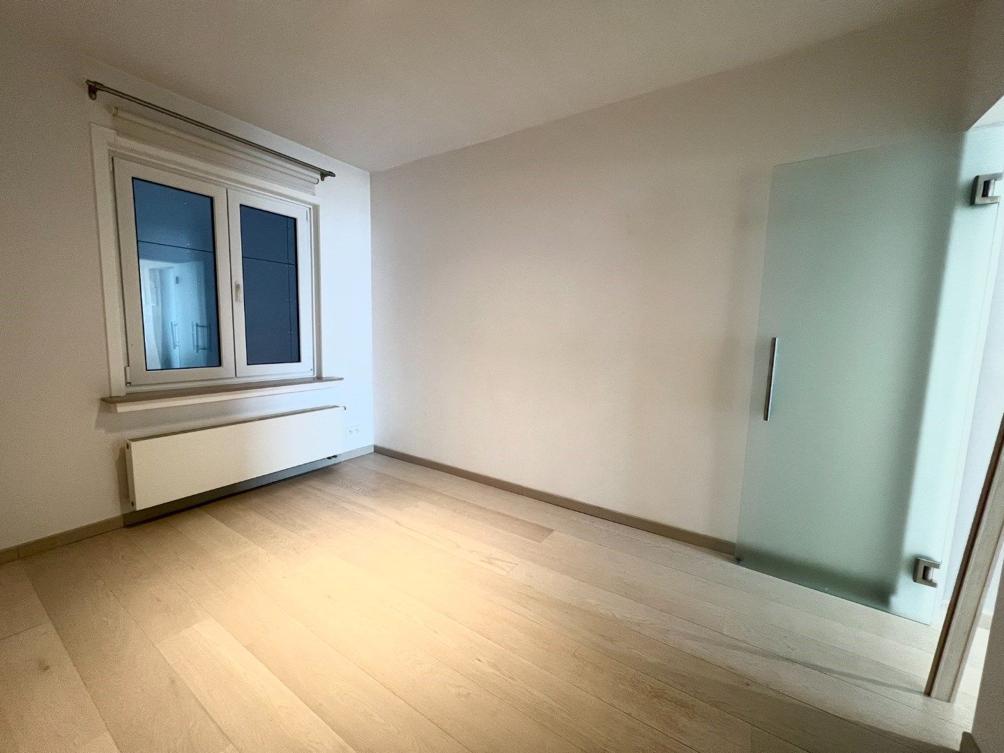 Appartement met frontaal zeezicht op een toplocatie langs de Zeedijk van het Zoute. foto 9