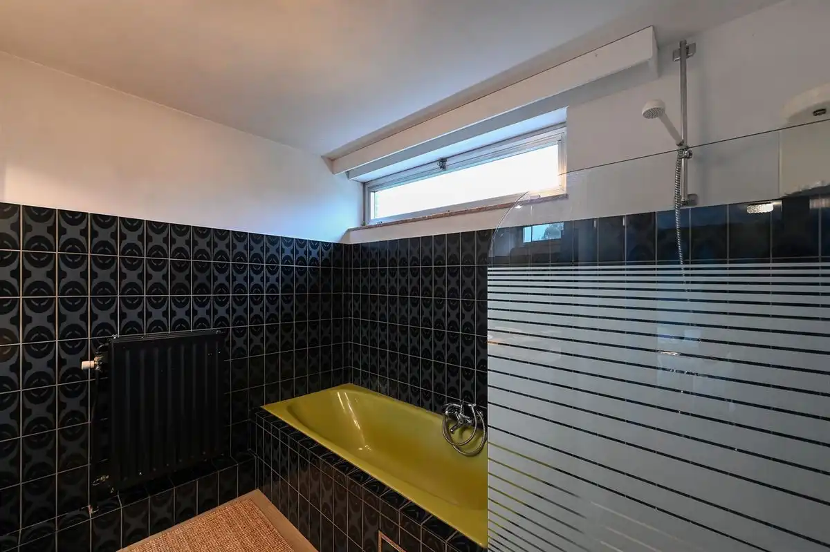 Ruime splitlevel woning met veel potentieel foto 19