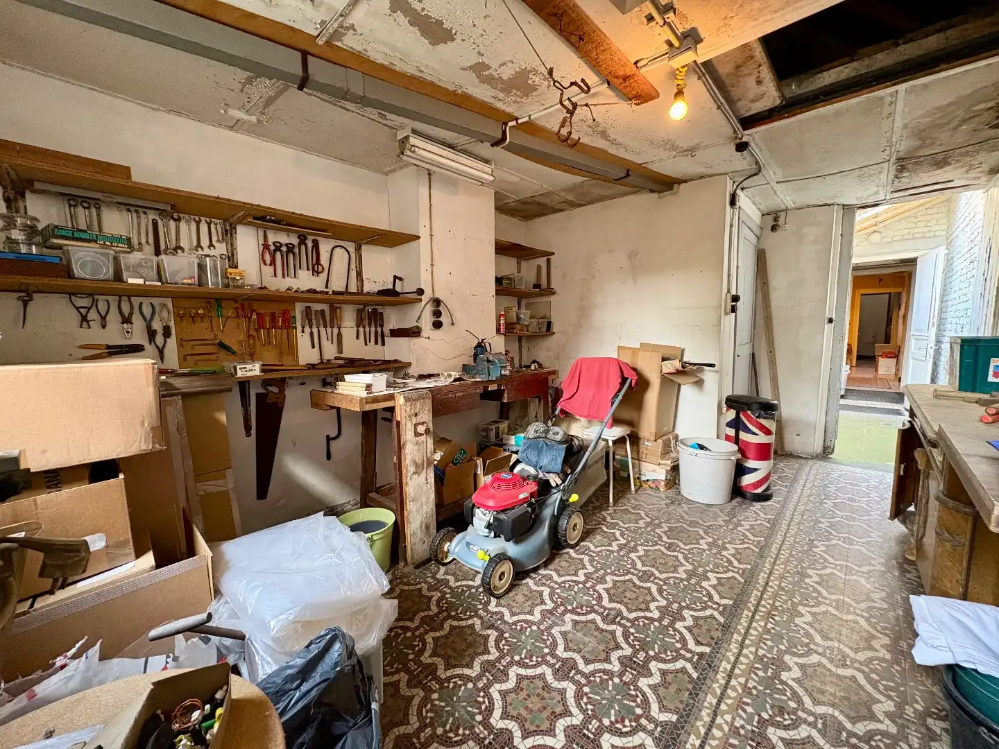 Te renoveren woning met diepe tuin te koop in Harelbeke foto 8