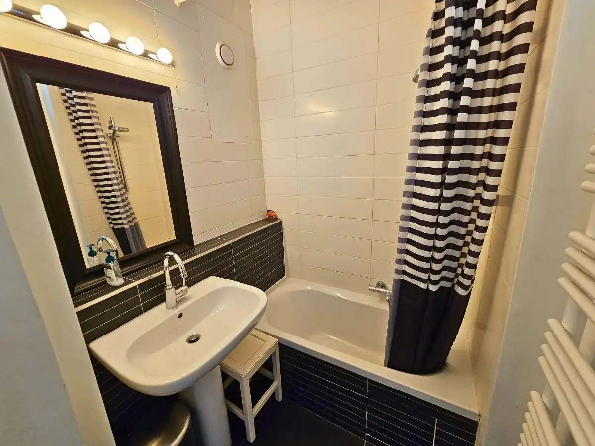 APPARTEMENT MET BREED FRONTAAL ZEEZICHT TE KOOP TE DE PANNE foto 8