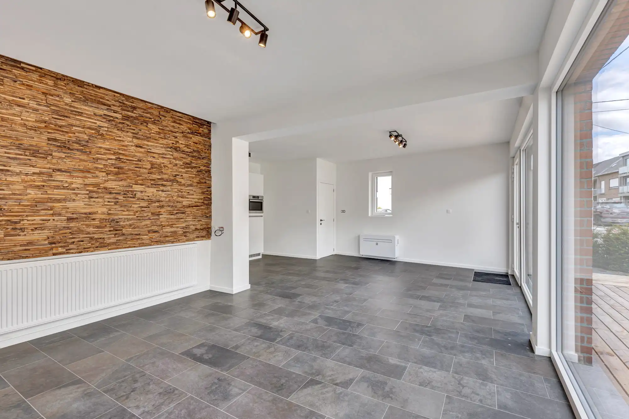 Volledig gerenoveerd appartement met 2 slpks en ruim terras foto 6
