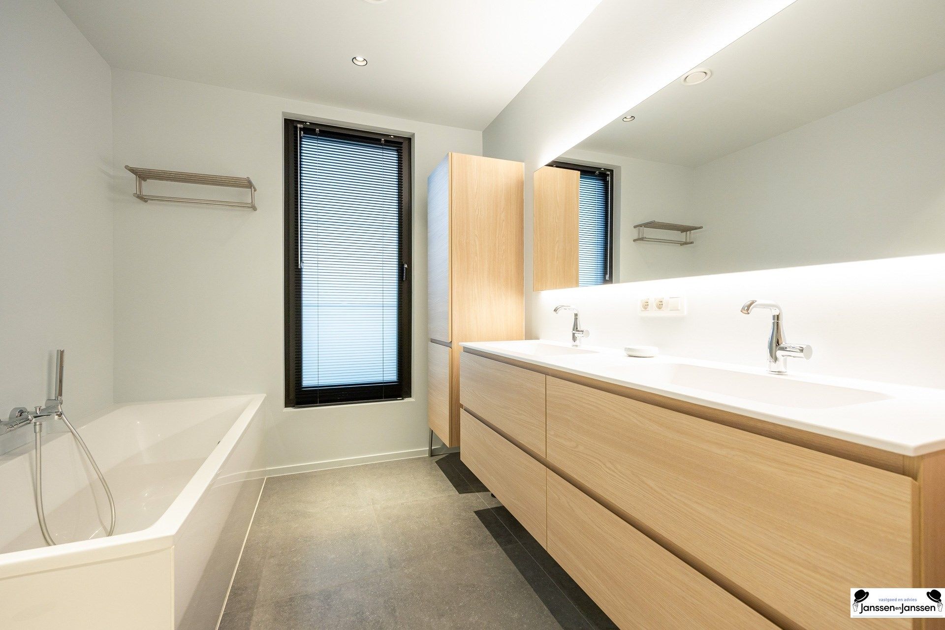 Moderne energiezuinige woning met hoogwaardige afwerking foto 14