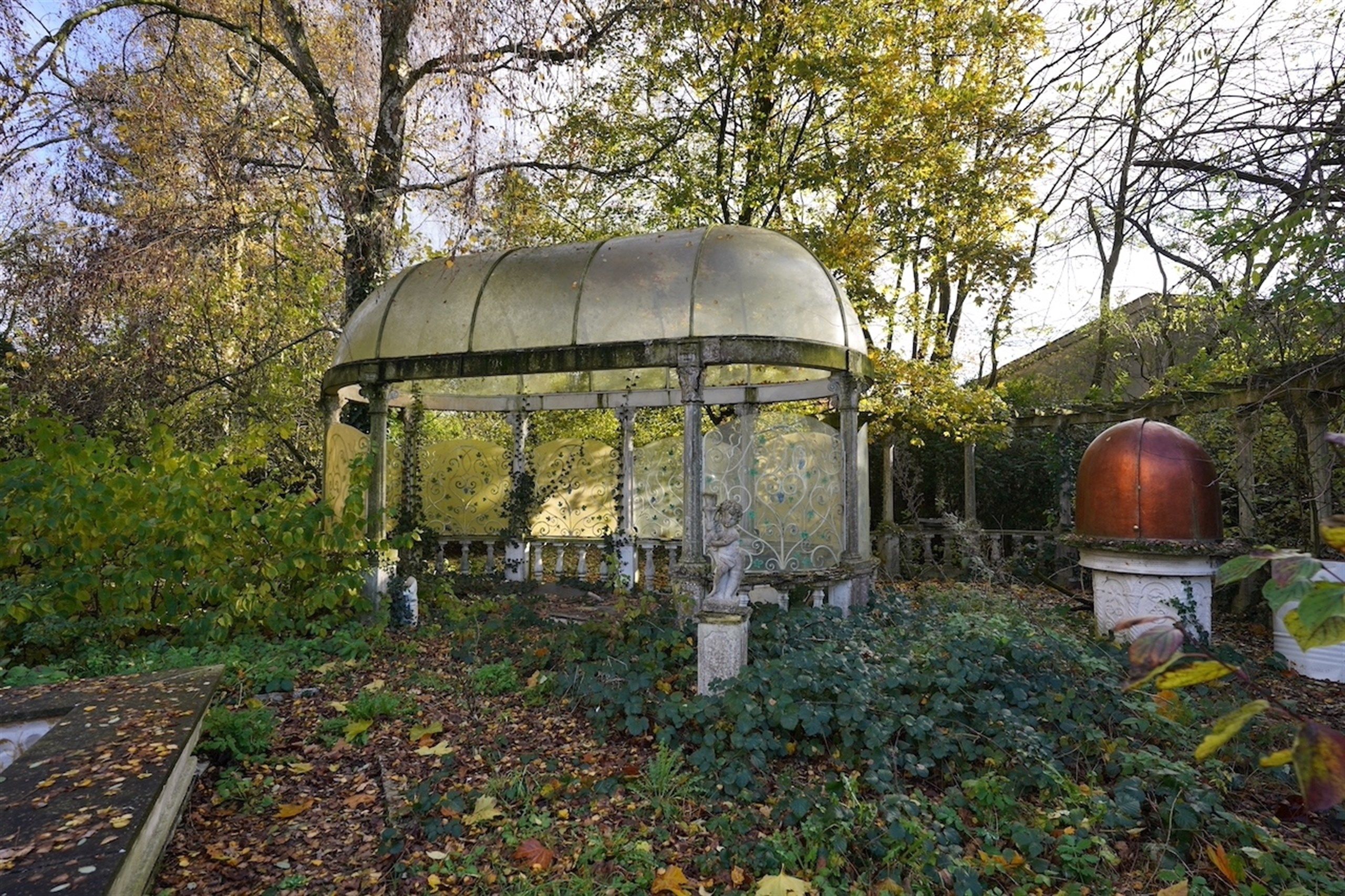 Majestueuze eigendom gelegen op een weelderig landgoed van ca. 1 ha! foto 11