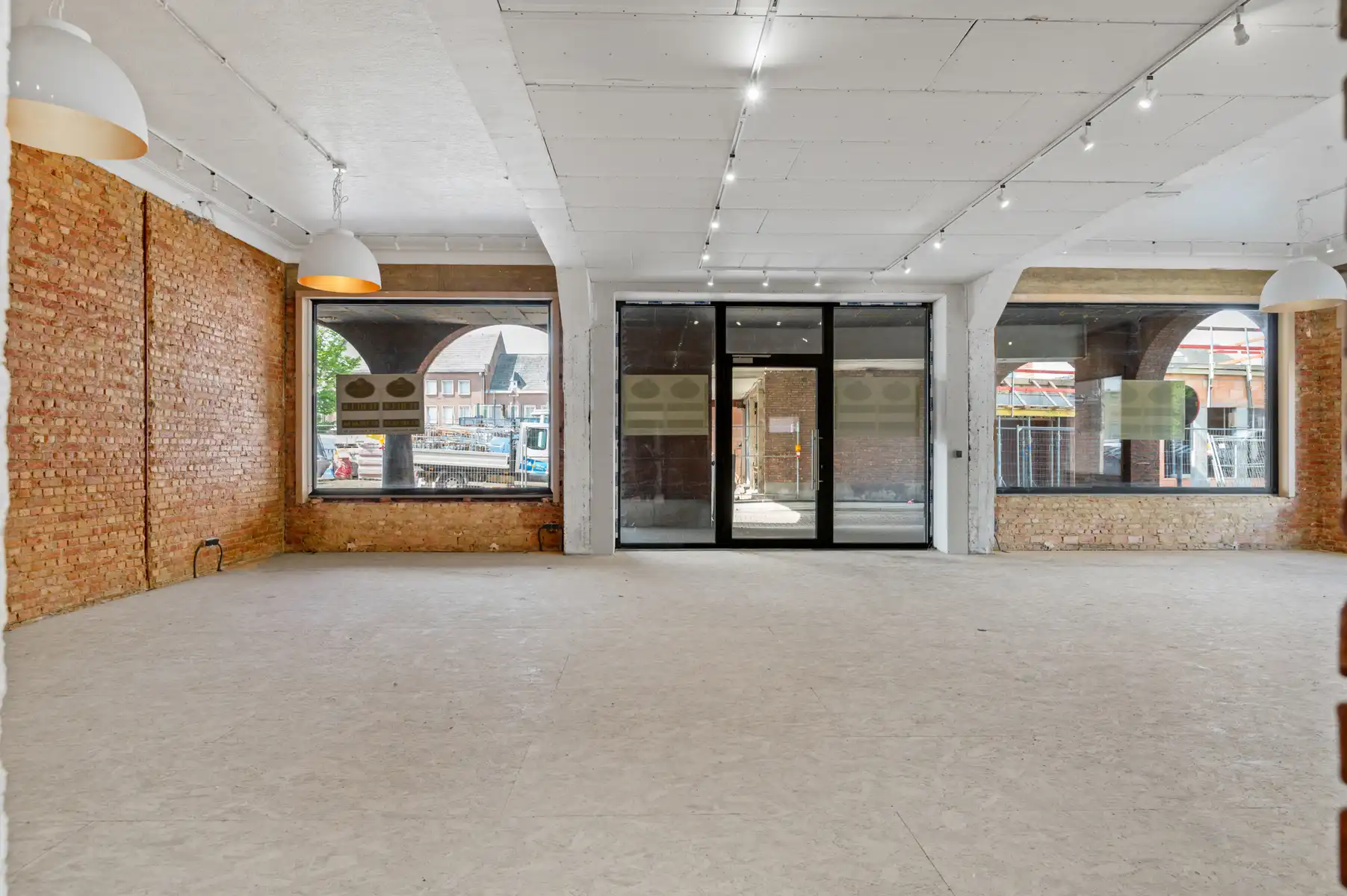 Ruim handelspand van ca. 165 m² op een commerciële locatie. foto 6