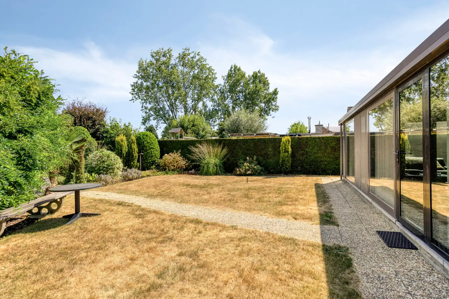 Bungalow (+/- 163 m²) + loods/werkplaats (>400 m²) + oprit foto 37