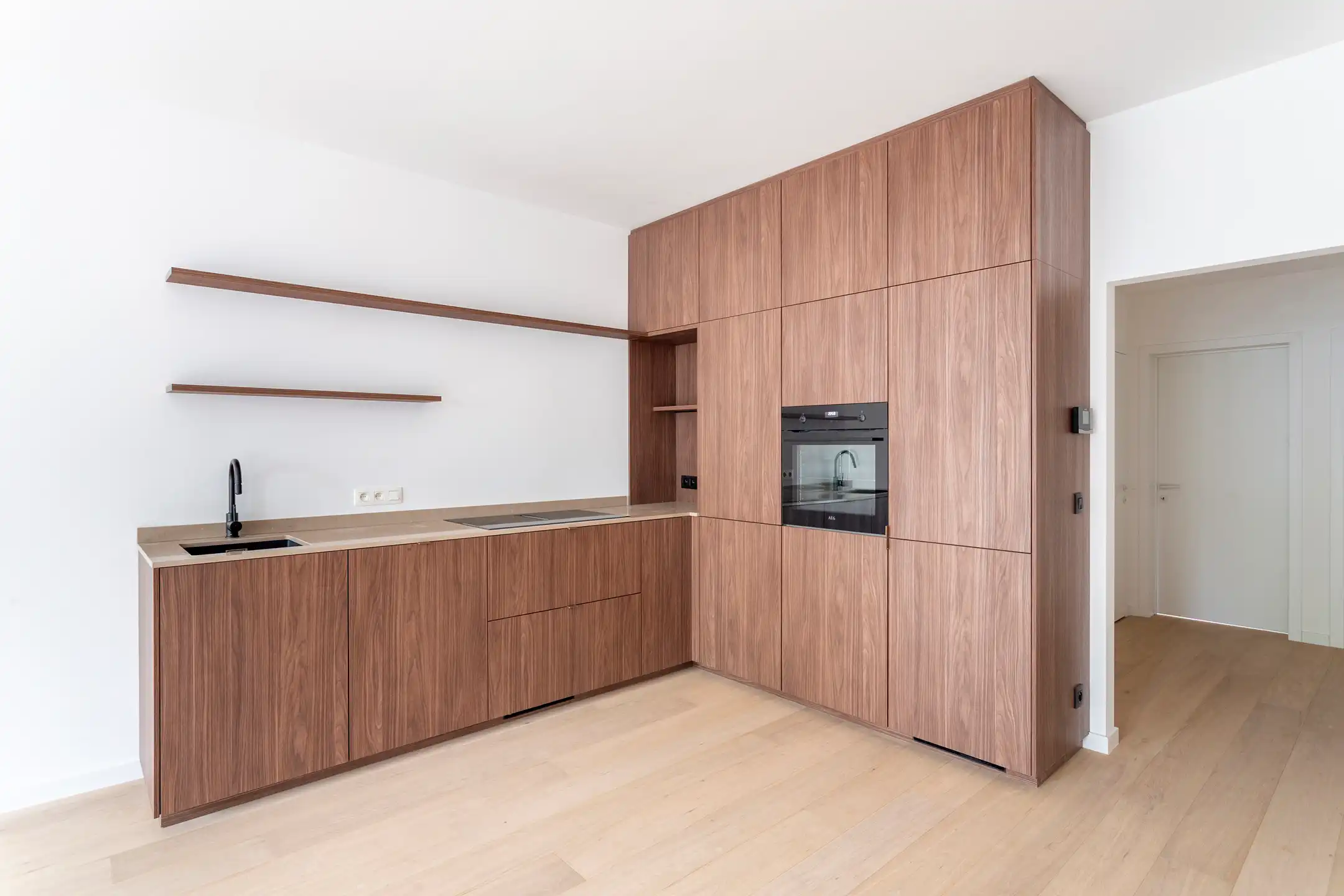 Prachtig gerenoveerd 2 slpk app met aangename tuin foto 6