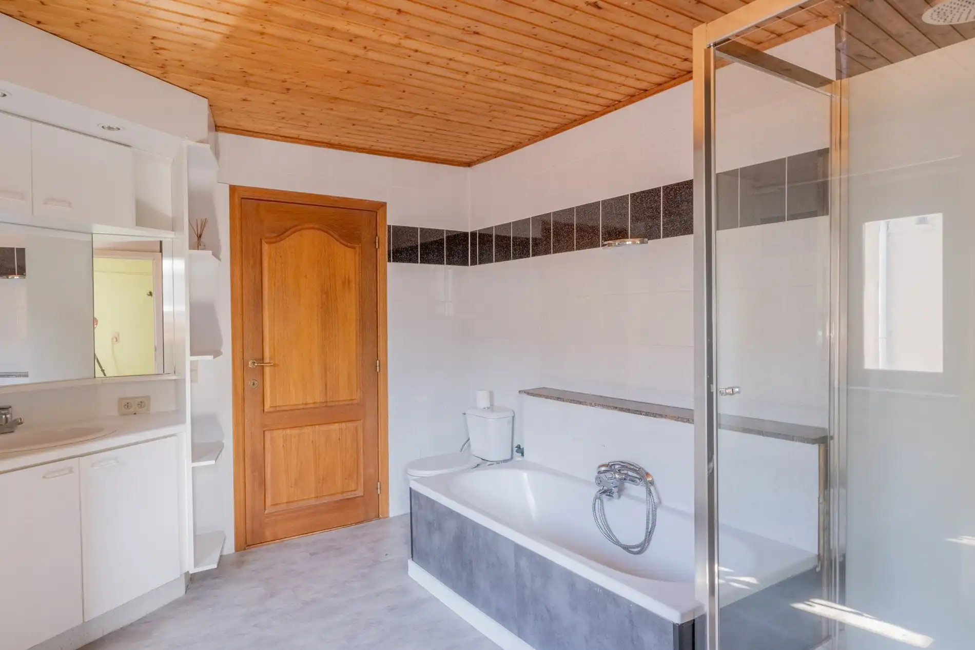 Uitzonderlijk groot huis met tuin te Zeebrugge foto 19