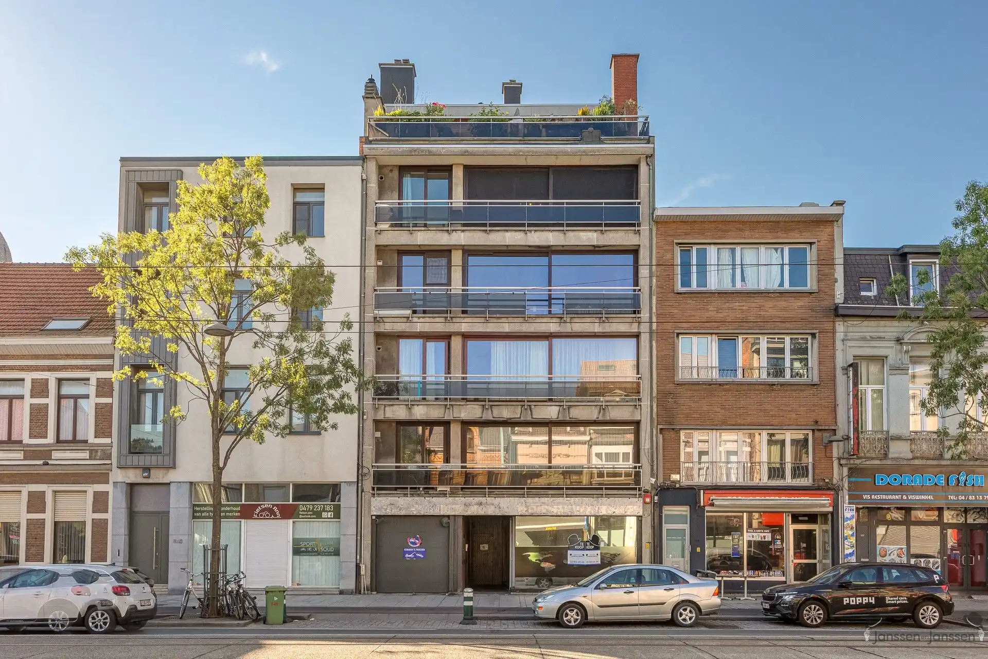 Gebouw te koop Bredabaan 541 - 2170 Merksem