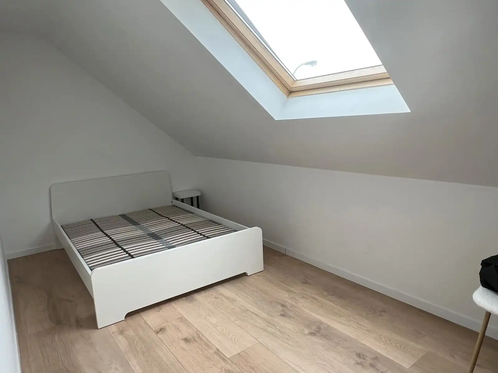 Comfortabele  instapklare woning met drie slaapkamers, tuin en dubbele garage.   foto 12