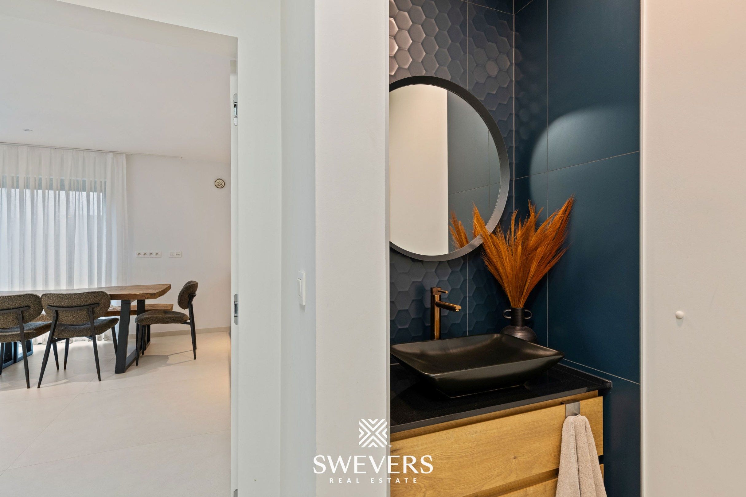 Instapklare, energiezuinige gezinswoning van 224m² te Beringen foto 12