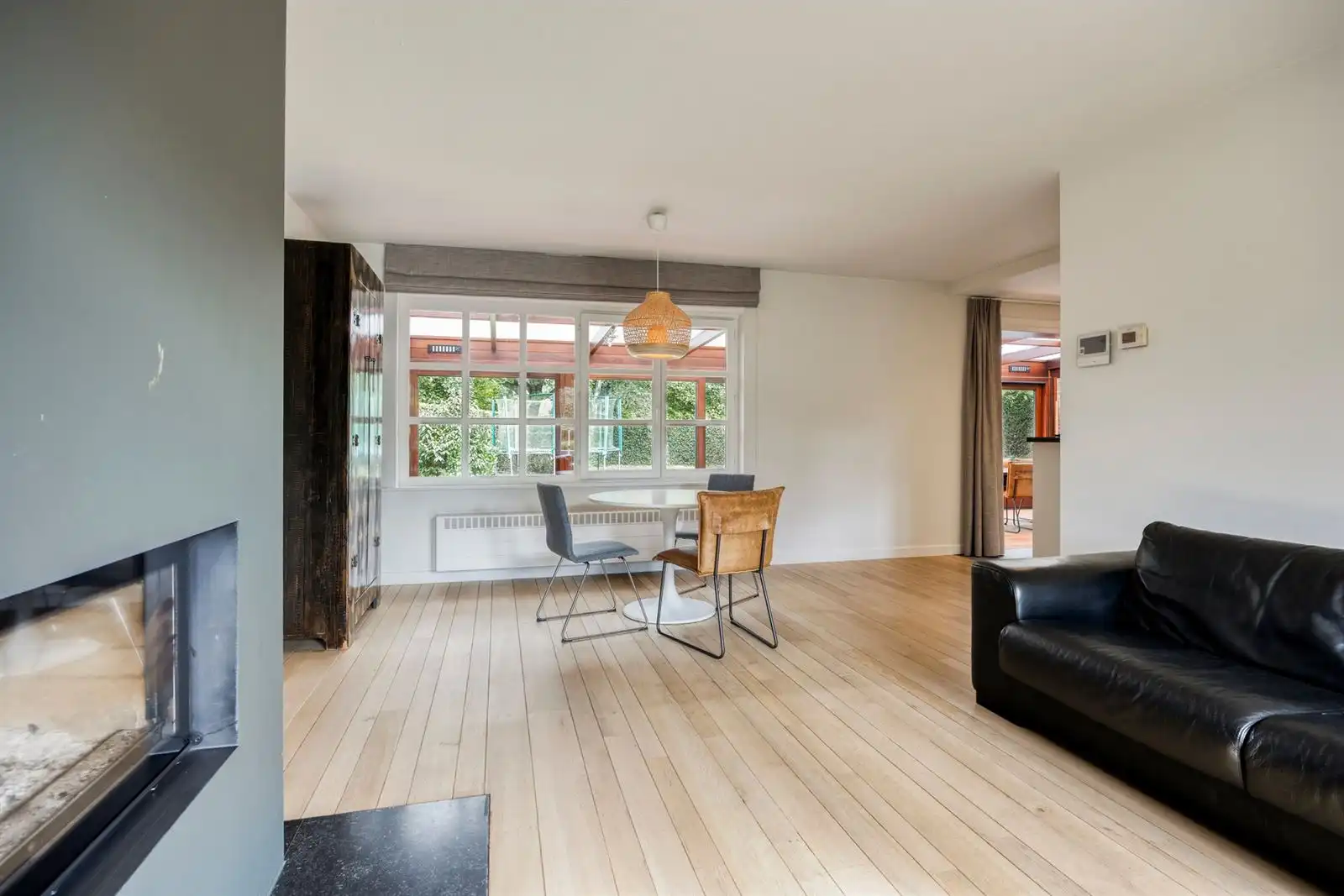 Prachtige open bebouwing met 3 slaapkamers, bureau en ruime tuin op toplocatie te Lint foto 7