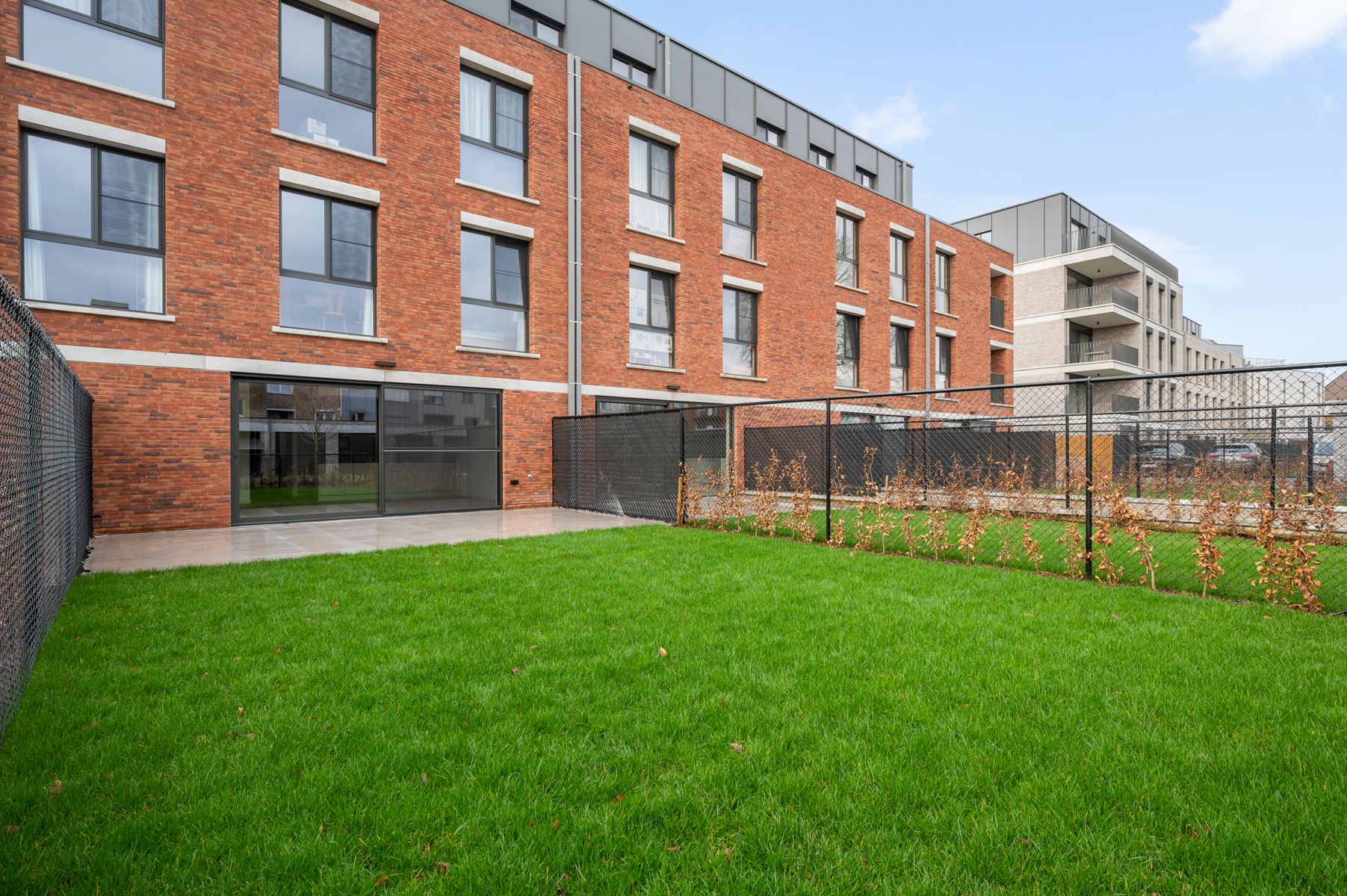 Nieuwbouw gelijkvloers appartement met staanplaats en kelder foto 2